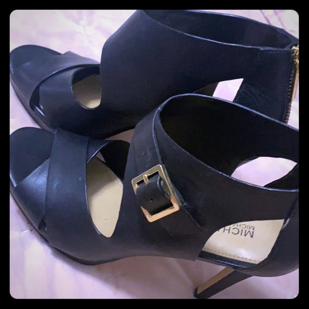 Michael Kors size 7